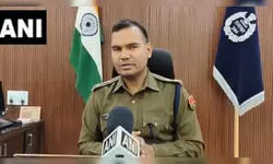 पाकिस्तानी संदिग्ध युवक को पुलिस ने किया गिरफ्तार, बिना वीजा नेपाल के रास्ते आया भारत पाकिस्तानी संदिग्ध युवक को पुलिस ने किया गिरफ्तार, बिना वीजा नेपाल के रास्ते आया भारत