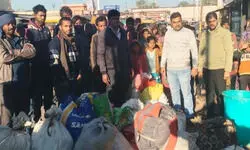 महाराष्ट्र से छुड़वाये बंधुआ श्रमिकों से मिले डीएम, सुनी समस्यायें; 34 की हुई घर वापसी महाराष्ट्र से छुड़वाये बंधुआ श्रमिकों से मिले डीएम, सुनी समस्यायें; 34 की हुई घर वापसी