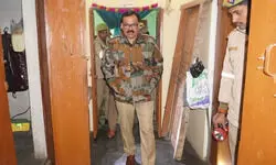 Ballia: धारदार हथियार से दंपती को काट डाला, खून देख लोगों की निकली चीख; एयरफोर्स में है बेटा Ballia: धारदार हथियार से दंपती को काट डाला, खून देख लोगों की निकली चीख; एयरफोर्स में है बेटा