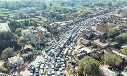 कुंभ के जाम में एक्टिव हुए BJP कार्यकर्ता, फंसे लोगों को मिलेगा भोजन-पानी कुंभ के जाम में एक्टिव हुए BJP कार्यकर्ता, फंसे लोगों को मिलेगा भोजन-पानी