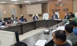 विभागीय अधिकारियों द्वारा वसूली में शिथिलता बरतने पर उनके विरूद्ध कठोर कार्यवाही सुनिश्चित करें - डीएम