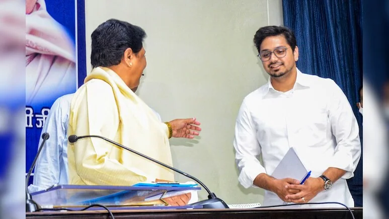 पहले आकाश और अब उनके ससुर पर मायावती का एक्शन, BSP में चल क्या रहा है? पहले आकाश और अब उनके ससुर पर मायावती का एक्शन, BSP में चल क्या रहा है?