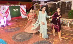 लखनऊ : मैरिज हॉल में घुसा तेंदुआ... मची चीख-पुकार, हमले में दरोगा मुकद्दर अली घायल; पहुंची रेस्क्यू टीम लखनऊ : मैरिज हॉल में घुसा तेंदुआ... मची चीख-पुकार, हमले में दरोगा मुकद्दर अली घायल; पहुंची रेस्क्यू टीम