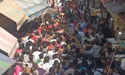 बांकेबिहारी के दर्शन के लिए इस कदर उमड़ी भीड़, पांच महिला श्रद्धालु हुईं बेहोश; एक का टूट गया पैर