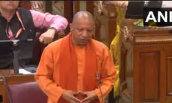 सीएम योगी का विपक्ष पर करारा प्रहार-अपने बच्चों को अग्रेज़ी पढ़ाएंगे, दूसरे के बच्चों को कठमुल्ला, मौलवी बनाएंगे