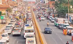 9 घंटे तक लगी रहीं वाहनों की कतार, रात 11 बजे के बाद मिली राहत; मिर्जापुर-प्रयागराज हाईवे पर दिक्कत 9 घंटे तक लगी रहीं वाहनों की कतार, रात 11 बजे के बाद मिली राहत; मिर्जापुर-प्रयागराज हाईवे पर दिक्कत