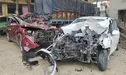 महाकुंभ से लौट रही दो कार हुईं हादसे का शिकार, एक की मौत; सात की हालत गंभीर महाकुंभ से लौट रही दो कार हुईं हादसे का शिकार, एक की मौत; सात की हालत गंभीर