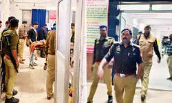 4 साल की मासूम से दरिंदगी, घर के बाहर से उठा ले गया था पड़ोसी युवक, बिलखती पीड़िता ने बताया सच; FIR 4 साल की मासूम से दरिंदगी, घर के बाहर से उठा ले गया था पड़ोसी युवक, बिलखती पीड़िता ने बताया सच; FIR