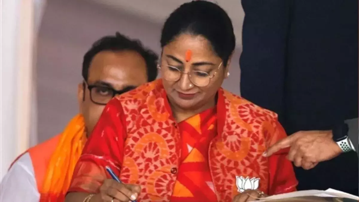 CM रेखा गुप्ता के बाद किसके पास सबसे ज्यादा विभाग? भाजपा ने AAP को घेरने की बनाई खास रणनीति CM रेखा गुप्ता के बाद किसके पास सबसे ज्यादा विभाग? भाजपा ने AAP को घेरने की बनाई खास रणनीति