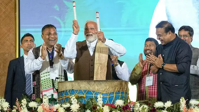 PM मोदी चाय की खुशबू पर बोले- जनजातीय संस्कृति के बीच असम चाय के 200 साल के जश्न से अभिभूत PM मोदी चाय की खुशबू पर बोले- जनजातीय संस्कृति के बीच असम चाय के 200 साल के जश्न से अभिभूत