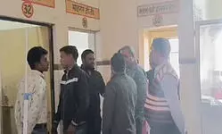 रात में खाना खाकर सोए, सुबह इस हाल में मिले परिवार के 13 लोग, मोहल्लेवाले रह गए दंग