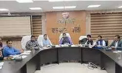 जिलाधिकारी रवीश गुप्ता की अध्यक्षता में कलेक्ट्रेट सभागार में आई0जी0आर0एस0 की समीक्षा बैठक सम्पन्न