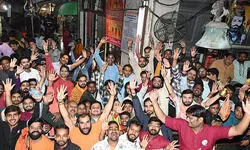 कानपुर: पूरा शहर हुआ शिवमय...बोल-बम के जयकारों से गूंजे शिवालय, जलाभिषेक के लिए उमड़ा जनसैलाब