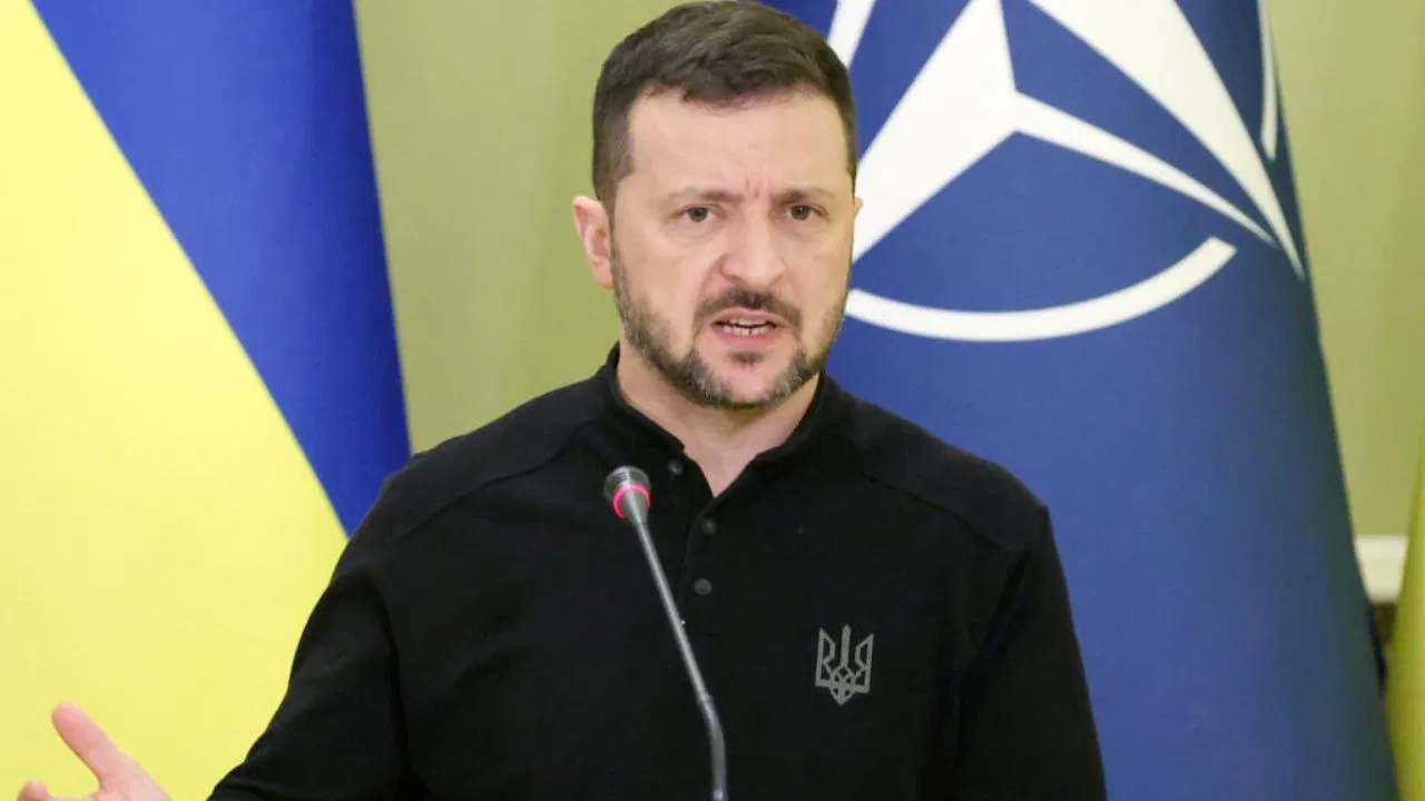 मजबूत, बहादुर और निडर…ट्रंप से तीखी बहस के बाद जेलेंस्की के समर्थन में यूरोप मजबूत, बहादुर और निडर…ट्रंप से तीखी बहस के बाद जेलेंस्की के समर्थन में यूरोप