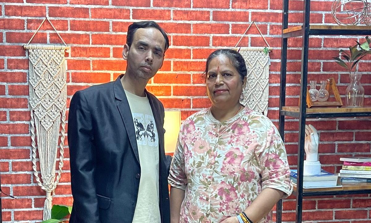 मशहूर हस्ती सेल्वे सिंह पुरस्कार विजेता फिल्म निर्देशक विपिन अग्निहोत्री के चैट शो स्पीक अप का हिस्सा बनेंगी मशहूर हस्ती सेल्वे सिंह पुरस्कार विजेता फिल्म निर्देशक विपिन अग्निहोत्री के चैट शो स्पीक अप का हिस्सा बनेंगी