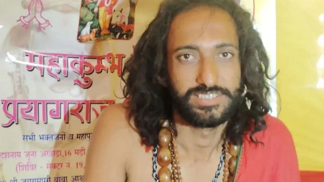 IIT बाबा ने दी सुसाइड की धमकी, पुलिस आई तो पुड़िया निकाली और कहा- मैंने गांजा पी लिया था