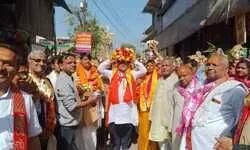 भागवत कथा से पूर्व निकाली गई कलश यात्रा