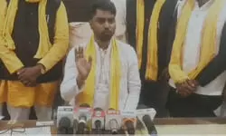 पीला गमछा लेकर चलने वाले से जिनको तकलीफ है, उसकी आंखें निकाल लेंगे, ओपी राजभर के बेटे ने पुलिस को दी चुनौती