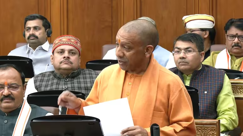 दुनिया महाकुंभ की तारीफ कर रही है पर कुछ लोग यूं ही... सीएम योगी ने विपक्ष पर साधा निशाना दुनिया महाकुंभ की तारीफ कर रही है पर कुछ लोग यूं ही... सीएम योगी ने विपक्ष पर साधा निशाना