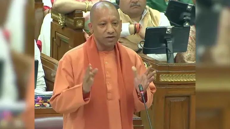 उस कमबख्त को यूपी भेज दो, इलाज हम करवा देंगे, योगी का अबू आजमी पर बड़ा हमला उस कमबख्त को यूपी भेज दो, इलाज हम करवा देंगे, योगी का अबू आजमी पर बड़ा हमला