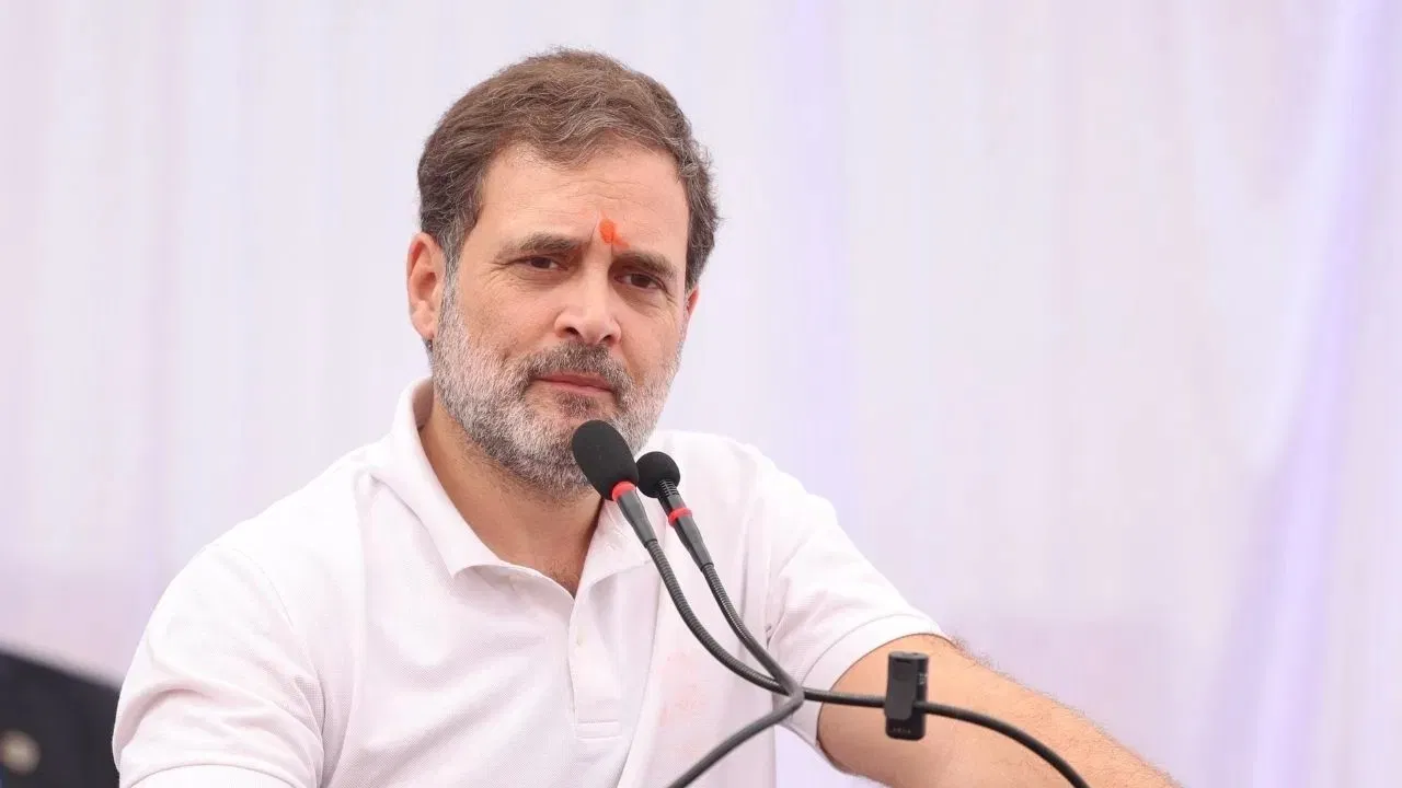लखनऊ कोर्ट ने कांग्रेस नेता राहुल गांधी पर ₹200 का जुर्माना लगाया, वीर सावरकर पर की थी टिप्पणी