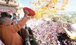 बरसाने में सिर्फ होली की बधाई और विकास की फिक्र, राजनीति न कोई कूटनीति; CM योगी ने जीता ब्रजवासियों की दिल