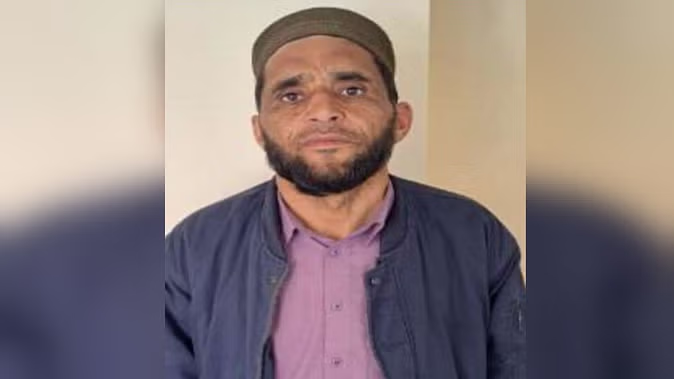 एटीएस ने 25 हजार का इनामी हिजबुल आतंकी पकड़ा, पाकिस्तान में ली थी ट्रेनिंग, जम्मू-कश्मीर में कई केस दर्ज एटीएस ने 25 हजार का इनामी हिजबुल आतंकी पकड़ा, पाकिस्तान में ली थी ट्रेनिंग, जम्मू-कश्मीर में कई केस दर्ज