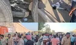 चंदौली: तेज रफ्तार डंपर ने पिता - पुत्र को रौंदा, दर्दनाक मौत,मचा कोहराम