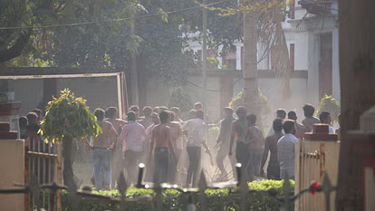 बीएचयू के प्री होली सेलिब्रेशन में तीन बार झड़प, जमकर हुई पत्थरबाजी, पांच छात्र घायल