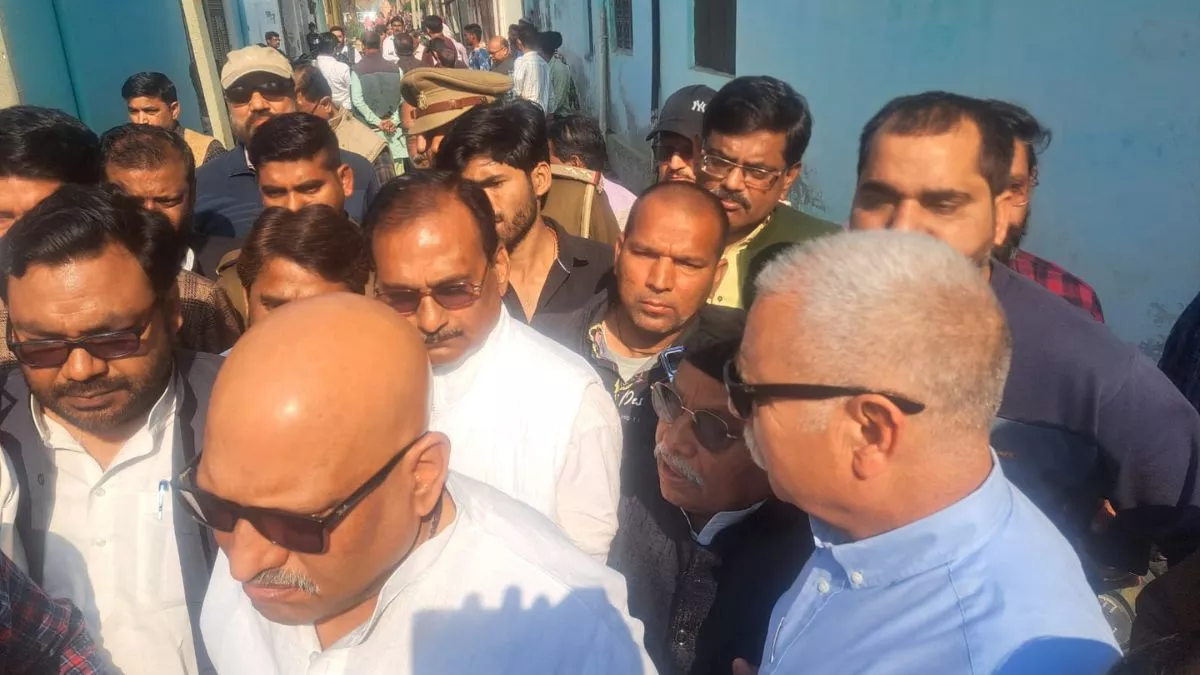 सीतापुर में मृतक पत्रकार के परिवार से मिलने पहुंचे अजय राय, बोले- ...तो पूरे प्रदेश में प्रदर्शन करेगी कांग्रेस सीतापुर में मृतक पत्रकार के परिवार से मिलने पहुंचे अजय राय, बोले- ...तो पूरे प्रदेश में प्रदर्शन करेगी कांग्रेस