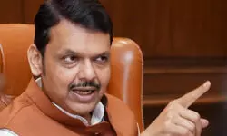 औरंगजेब की मजार हटाने पर आया CM फडणवीस का बयान, बोले- सभी इसे हटाने के पक्ष में, लेकिन यह काम कानून के दायरे में किया जाना चाहिए।