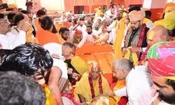 अमौलीधाम मन्दिर का संतों द्वारा कंठी चद्दर देकर श्री महंत बनाए गए अजीतदास महराज