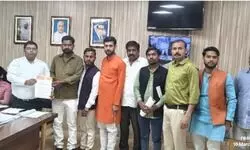 सभासद ने नगर पंचायत कप्तानगंज में बढ़ रहे भ्रष्टाचार को लेकर जिलाधिकारी से किया शिकायत