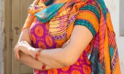 युवती को घर ले जाने लिए हो रही थी लड़ाई, पुलिस पहुंची तो प्रेम की अजब-गजब कहानी का हुआ खुलासा