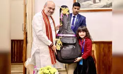 मिजोरम की 7 साल की बच्ची का गीत सुनकर भावुक हुए अमित शाह, गिफ्ट किया गिटार