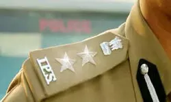 यूपी में देर रात 7 आईपीएस अधिकारियों के तबादले, लखनऊ पुलिस कमिश्नरेट में तैनात जेसीपी के कामकाज में बदलाव