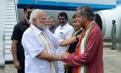 शशि थरूर ने की PM मोदी की तारीफ, कांग्रेस ने झाड़ा पल्ला तो BJP ने कहा- उन्होंने अपने दिल की बात की