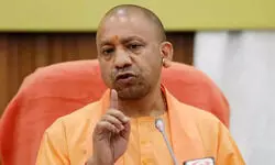 भ्रष्‍टाचार के खि‍लाफ सीएम योगी सख्त, अभिषेक प्रकाश समेत 11 IAS अधिकारी अब तक हो चुके हैं सस्‍पेंड