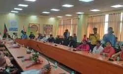 चेकपोस्ट सभागार में आयोजित हुआ होली मिलन एवं कवि सम्मेलन