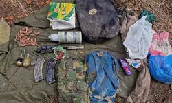 जम्मू-कश्मीर में सुरक्षा बलों के हाथ लगा आंतकियों का ठिकाना, बरामद हुए हथियार और गोला-बारूद जम्मू-कश्मीर में सुरक्षा बलों के हाथ लगा आंतकियों का ठिकाना, बरामद हुए हथियार और गोला-बारूद