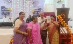 डा.चारू के काव्य संग्रह नहर किनारे का संगीतमय विमोचन