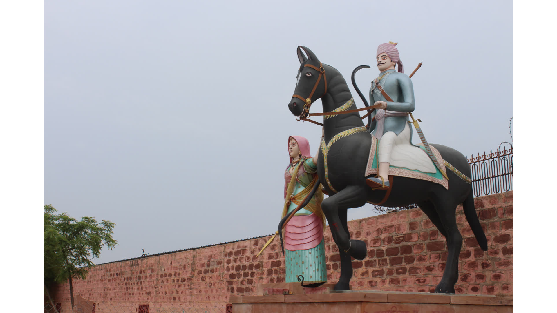 जयपुर में वीर तेजाजी महाराज की मूर्ति तोड़ने पर बवाल, भारी पुलिस बल तैनात