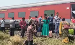 कटक के निर्गुंडी के पास बड़ा रेल हादसा, कामाख्या एक्सप्रेस की 11 बोगियां पटरी से उतरीं