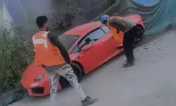 नोएडा में लेम्बोर्गिनी चला रहे शख्श ने फुटपाथ पर बैठे मजदूरों को रौंदा, तीन की हालत नाजुक