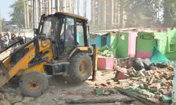 यूपी में फिर गरजा योगी सरकार का बुलडोजर, ढहाए गए 19 बीघे की सरकारी जमीन पर अवैध कब्जे