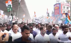 ‘पलायन रोको, नौकरी दो’ यात्रा में बिहार की सड़कों पर चले राहुल गांधी, उमड़ी भीड़