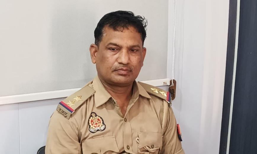 गाजीपुर- 10 हजार की रिश्वत लेते दारोगा लल्लन यादव गिरफ्तार, एंटी करप्शन टीम की कार्रवाई से पुलिस महकमे में हड़कंप गाजीपुर- 10 हजार की रिश्वत लेते दारोगा लल्लन यादव गिरफ्तार, एंटी करप्शन टीम की कार्रवाई से पुलिस महकमे में हड़कंप