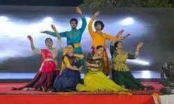 рдкреАрдПрд╕реА рдорд╣рд╛рдирдЧрд░ рдореЗрдВ рд╕рд╛рдВрд╕реНрдХреГрддрд┐рдХ рд╕рдВрдзреНрдпрд╛, рдпреБрд╡рд╛ рдХрд▓рд╛рдХрд╛рд░реЛрдВ рд╕рдВрдЧ рдИрд╢рд╛ рдореАрд╢рд╛ рдиреЗ рдкреЗрд╢ рдХрд┐рдпрд╛ рд╕реВрдлреА рдХрдердХ рдкреАрдПрд╕реА рдорд╣рд╛рдирдЧрд░ рдореЗрдВ рд╕рд╛рдВрд╕реНрдХреГрддрд┐рдХ рд╕рдВрдзреНрдпрд╛, рдпреБрд╡рд╛ рдХрд▓рд╛рдХрд╛рд░реЛрдВ рд╕рдВрдЧ рдИрд╢рд╛ рдореАрд╢рд╛ рдиреЗ рдкреЗрд╢ рдХрд┐рдпрд╛ рд╕реВрдлреА рдХрдердХ