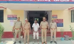 рдЪрдВрджреМрд▓реА: рджрд╕ рд╣рдЬрд╛рд░ рдЗрдирд╛рдорд┐рдпрд╛ рдПрд╡рдВ рд╡рд╛рдВрдЫрд┐рдд рдЕрднрд┐рдпреБрдХреНрдд рдЪрдврд╝рд╛ рдкреБрд▓рд┐рд╕ рдХреЗ рд╣рддреНрдереЗ, рд╡рд┐рдзрд┐рдХ рдХрд╛рд░реНрд░рд╡рд╛рдИ рдЬрд╛рд░реА... рдЪрдВрджреМрд▓реА: рджрд╕ рд╣рдЬрд╛рд░ рдЗрдирд╛рдорд┐рдпрд╛ рдПрд╡рдВ рд╡рд╛рдВрдЫрд┐рдд рдЕрднрд┐рдпреБрдХреНрдд рдЪрдврд╝рд╛ рдкреБрд▓рд┐рд╕ рдХреЗ рд╣рддреНрдереЗ, рд╡рд┐рдзрд┐рдХ рдХрд╛рд░реНрд░рд╡рд╛рдИ рдЬрд╛рд░реА...