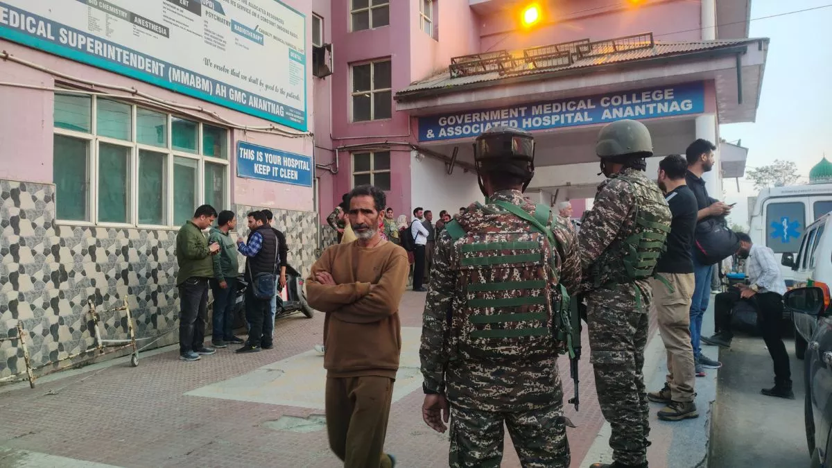 मुसलमान हो-कलमा पढ़ो... पलक झपकते ही शुभम द्विवेदी को मार दी गोली, पहलगाम आतंकी हमले में पत्नी ने बताया आंखों देखा हाल मुसलमान हो-कलमा पढ़ो... पलक झपकते ही शुभम द्विवेदी को मार दी गोली, पहलगाम आतंकी हमले में पत्नी ने बताया आंखों देखा हाल